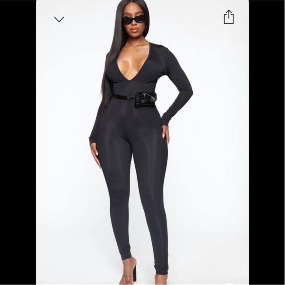 Fashion nova jumpsuit with back out